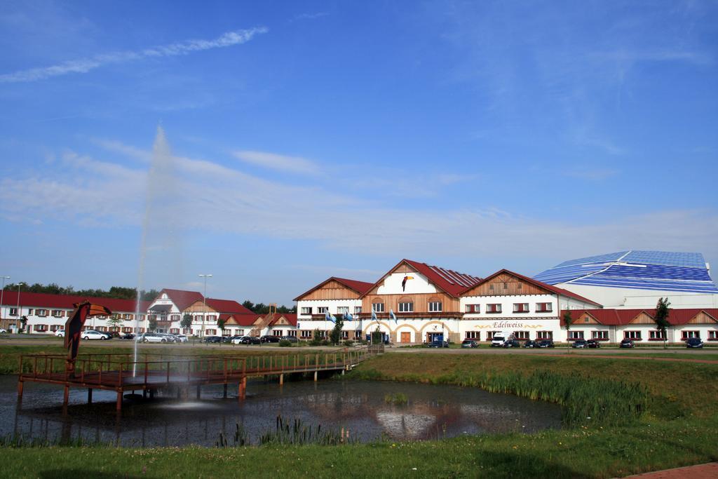 Hotel Hamburg-Wittenburg Van Der Valk Екстер'єр фото