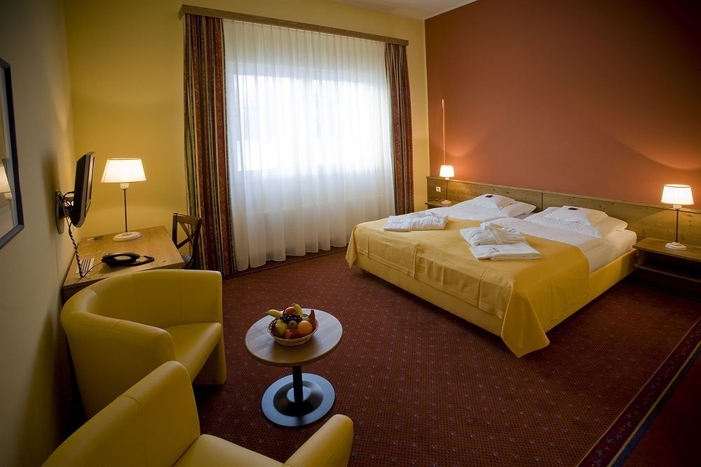 Hotel Hamburg-Wittenburg Van Der Valk Екстер'єр фото